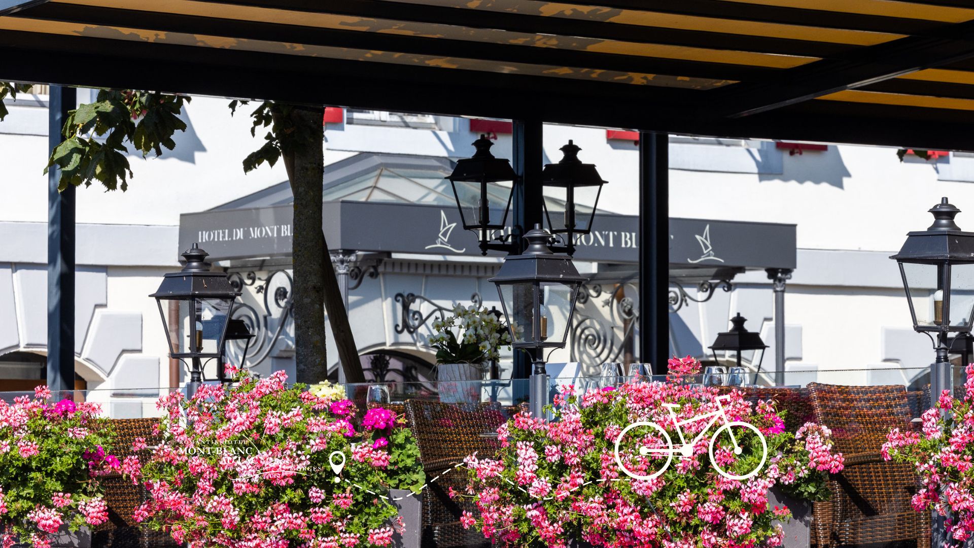 Halte vélo entre Lausanne et Genève sur la côte à Morges à l'hôtel Mont Blanc au Lac